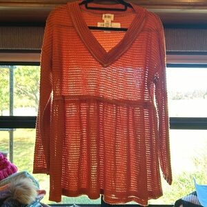 NWT women’s long sleeve vneck pullover waffle knit top by Bibi Medium(runs big)